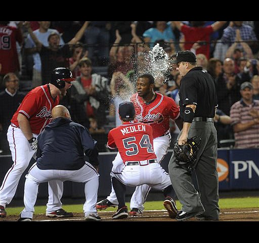 Bryce Harper lifts Nationals past Braves