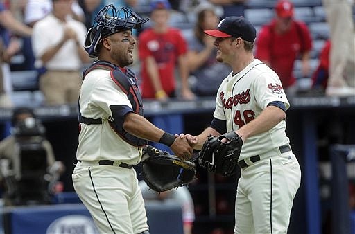 Atlanta Braves closing pitcher Craig Kimbrel (46) and catcher