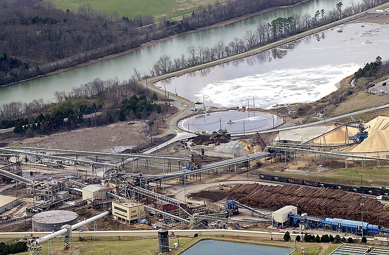 Staff File Photo by Angela Lewis <br>
This is an aerial view of the Bowater plant in Calhoun, Tenn.