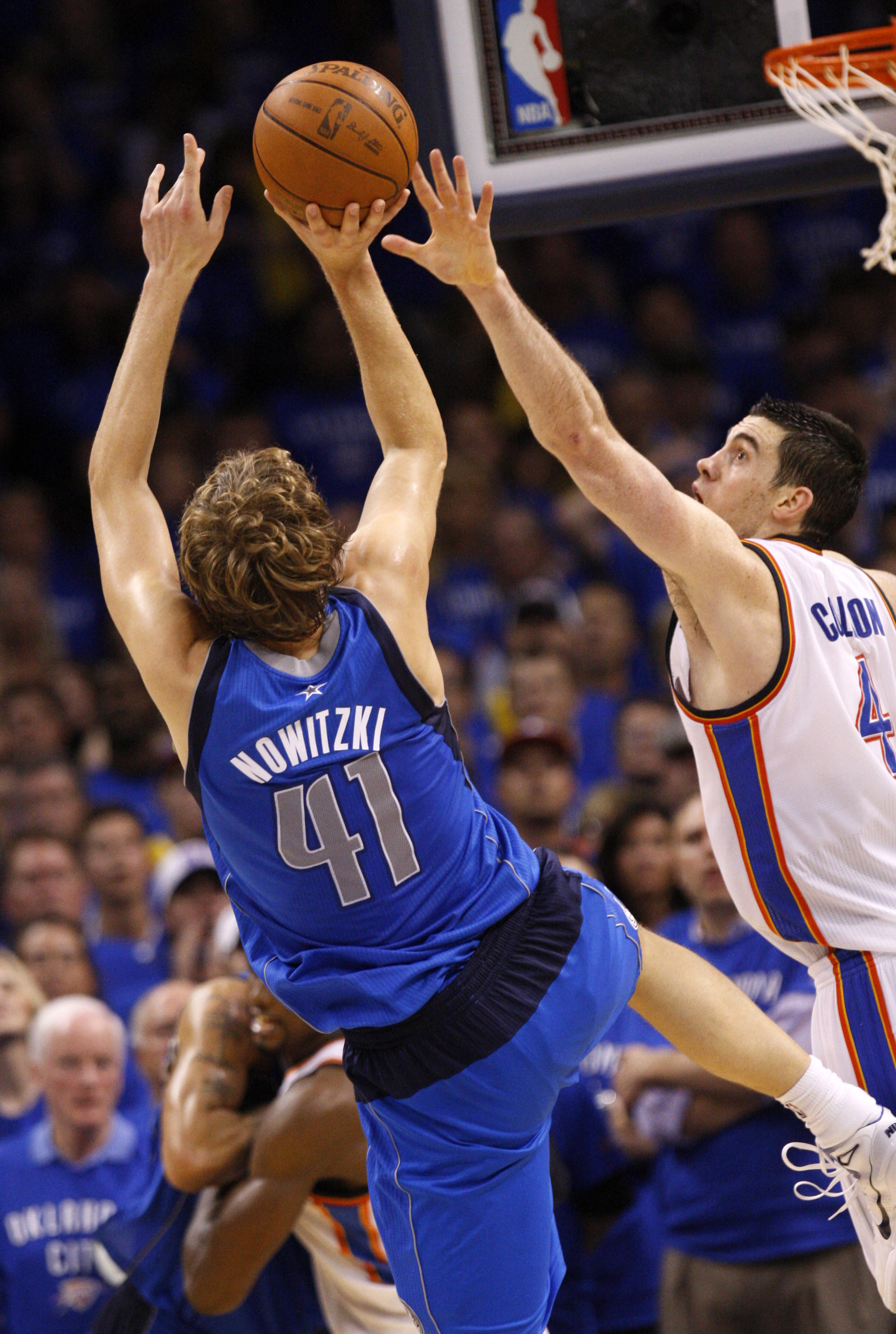 Full-court press: Dallas' Nowitzki banks in winning shot over Magic