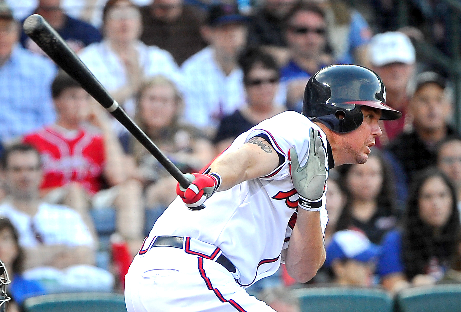 Braves retire Chipper Jones' jersey