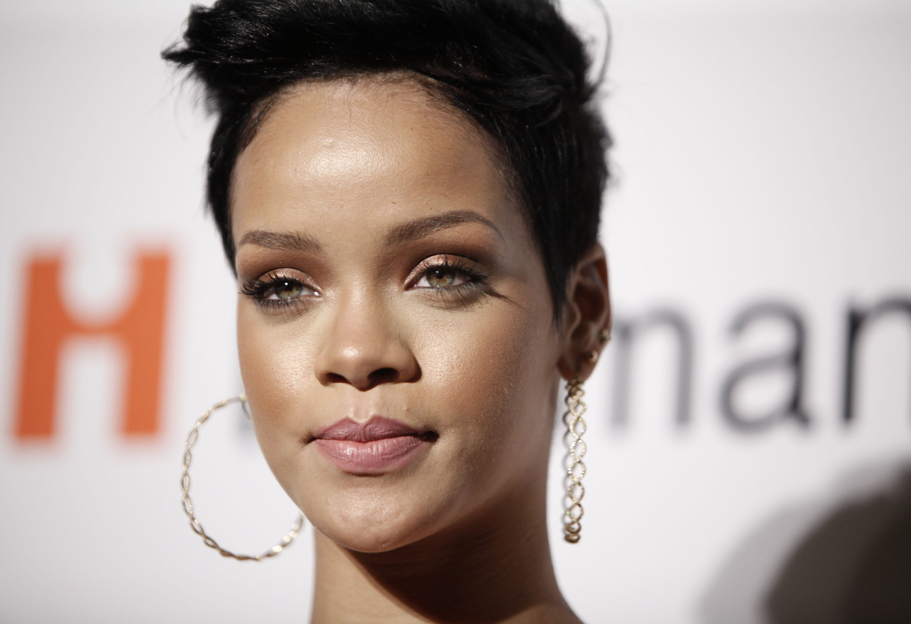 Opmuntring biografi Kirkegård DA: No charges in leak of Rihanna beating photo | Chattanooga Times Free  Press