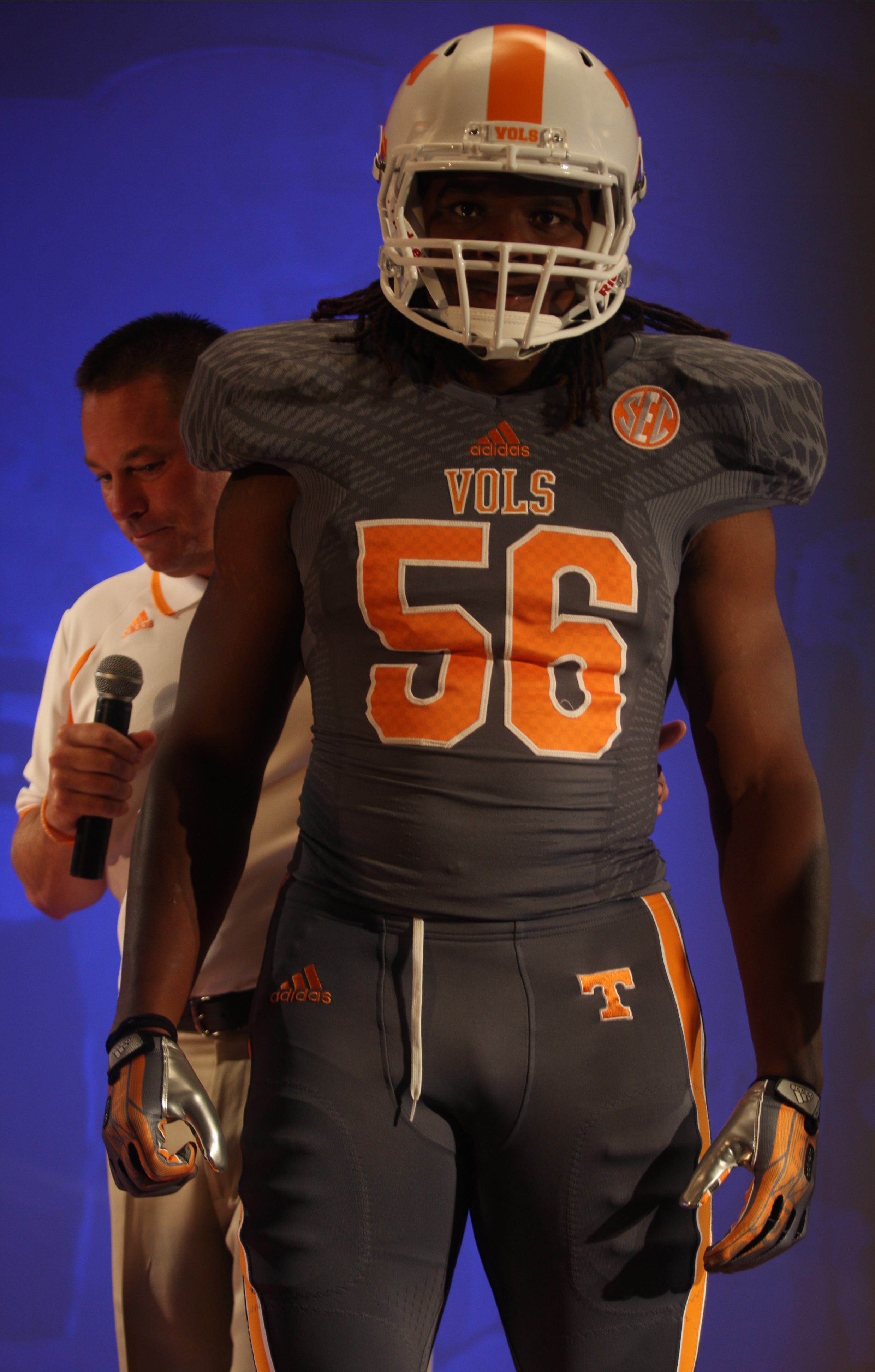 Tennessee Unveils Artful Dodger Smokey Grey Uniform - University
