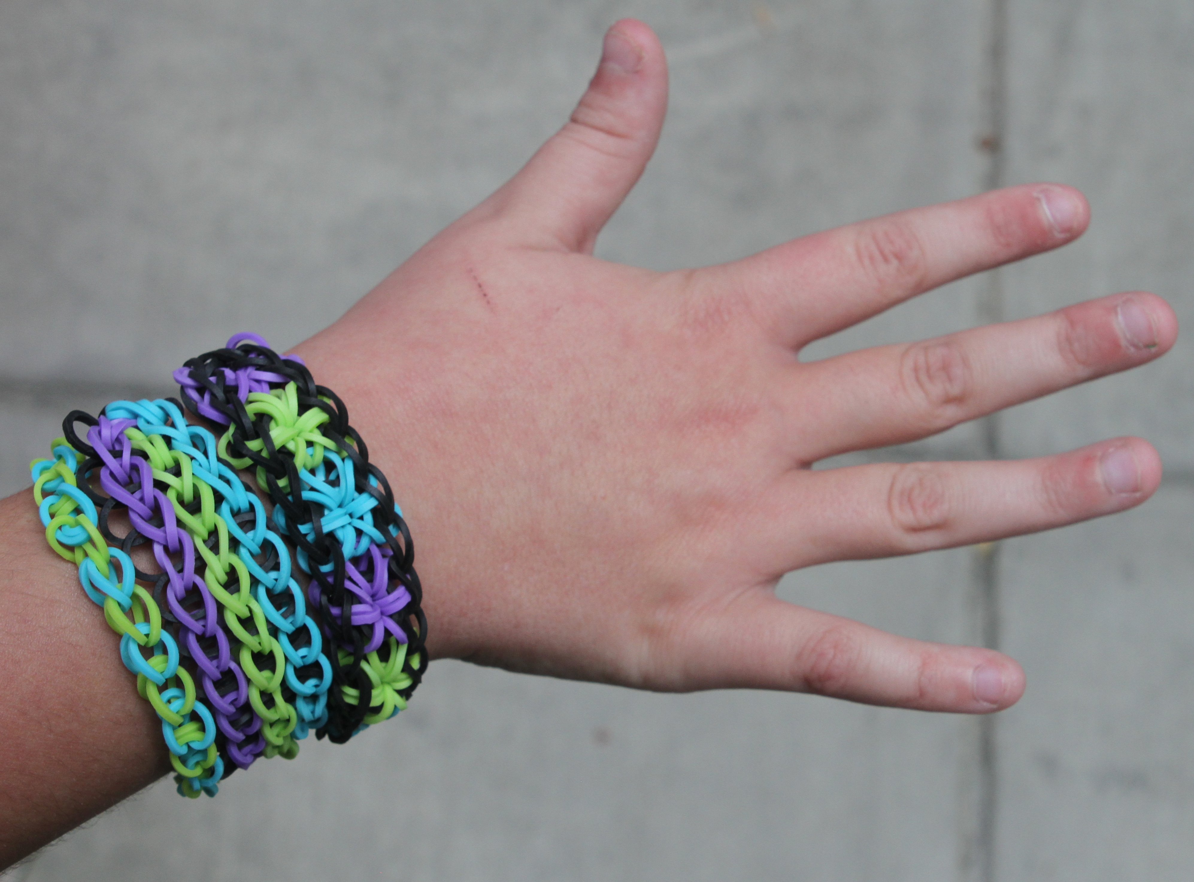 The Rainbow Loom bracelet trend is sweeping the nation - and Cleveland 