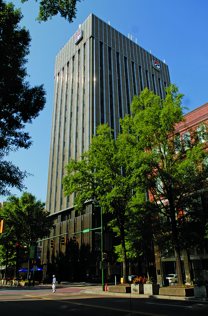 The First Tennessee Bank building is located between Market and Broad Streets in downtown Chattanooga.