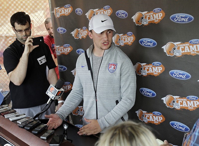 Fans flock to first open Cleveland Browns practice