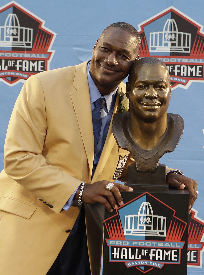 Football Hall of Famer Derrick Brooks mingles with hockey fans