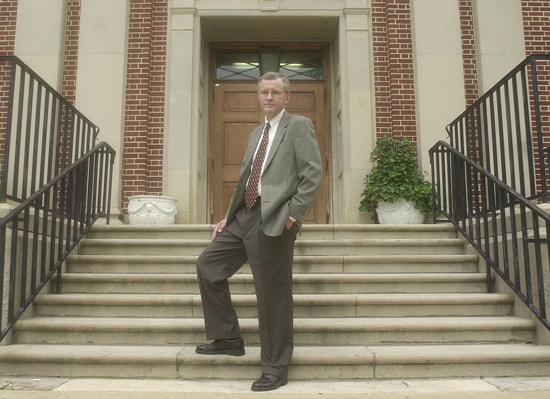 Superior Court Judge Ralph Van Pelt stands on the courthouse steps in Catoosa County in 2004.