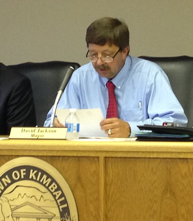 Kimball mayor David Jackson reads statement about his resignation at the Thursday, Sept. 4, 2014 meeting of the Kimball Board of Mayor and Alderman. Jackson was elected Marion County's new mayor in August.