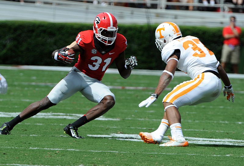 Georgia receiver Chris Conley runs with the ball during Georgia's game with Tennessee.