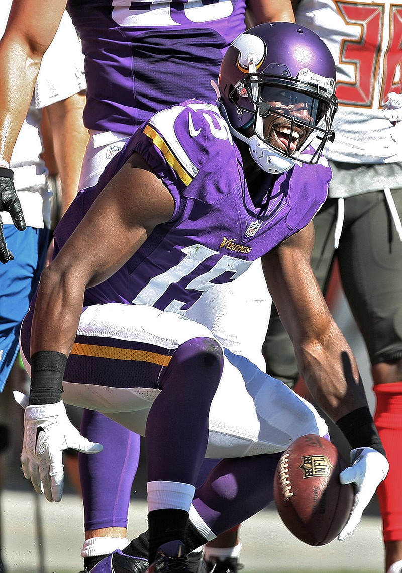 Anthony Barr Vacuums in Sanders' Wild Fumble