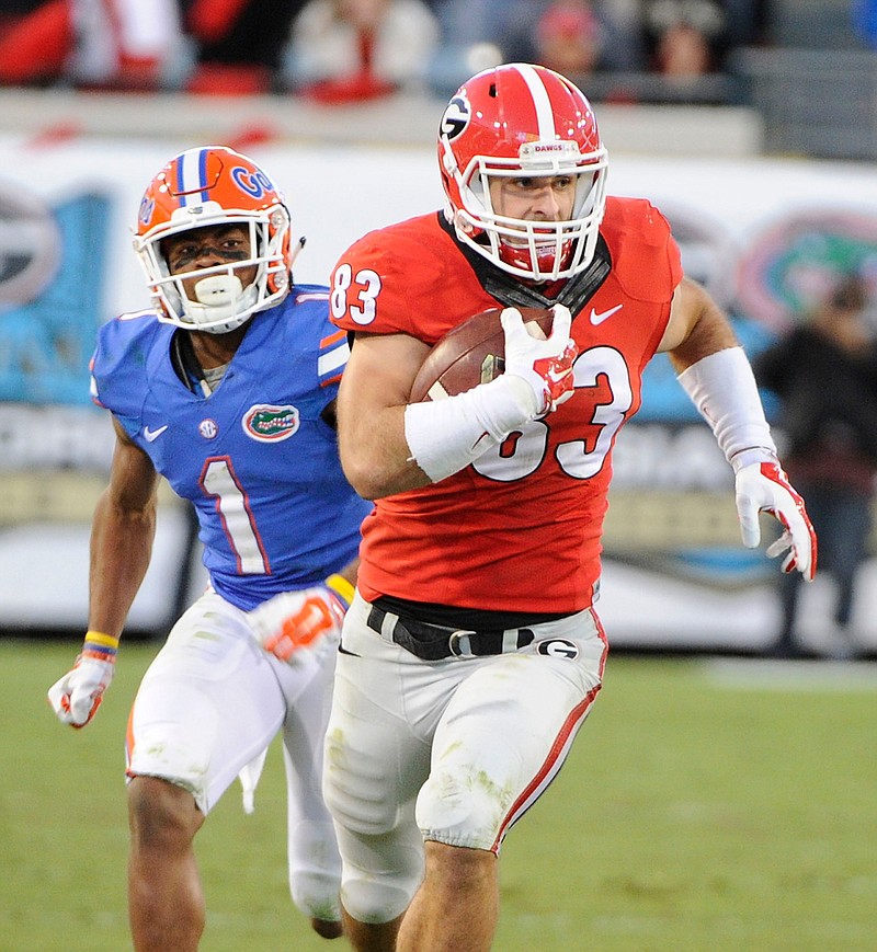 Tight end Jeb Blazevich runs during Georgia's game with the Florida Gators.