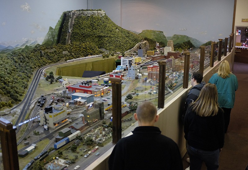 Chattanooga Choo Choo Model Railroad Museum builders will be taking down the old model railroad to build a smaller, more modern exhibit.