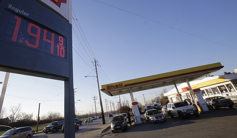 
              In this Dec. 31, 2014 photo, a price of $1.94 per gallon for regular gas is advertised at a gas station in Cleveland. The price of oil plunged again Monday, Jan. 5, 2015 and briefly dipped below $50 a barrel for the first time in more than five years as evidence mounted that the world will be oversupplied with oil this year. The U.S. national average price of gasoline fell to $2.20 per gallon, the lowest since May of 2009.  (AP Photo/Tony Dejak)
            