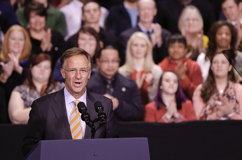 Tennessee Gov. Bill Haslam speaks at Pellissippi State Community College on Jan. 9, 2015, in Knoxville.