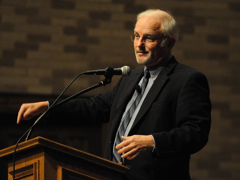 Best-selling author Richard Louv speaks to hundreds of attendees Monday night at the Baylor School Alumni Chapel about the need for incorporating nature into our lives for the future.