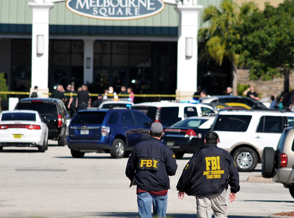 Police: 2 dead, 1 wounded in central Florida mall shooting ...