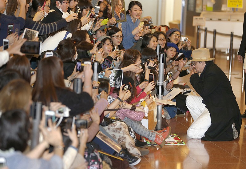 Image of Asia: Greeting Johnny Depp at the Tokyo airport | Chattanooga  Times Free Press