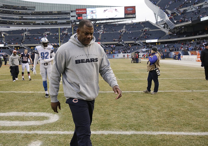 Chicago Bears defensive coordinator Mel Tucker walks off the field after his game against the Detroit Lions on Dec. 21, 2014, in Chicago. 