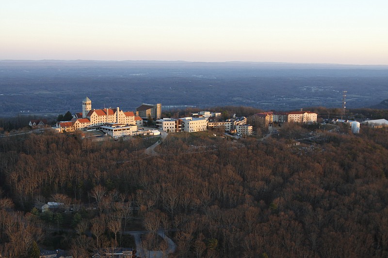 Covenant College sets along the western facing bluff of Lookout Mountain. 