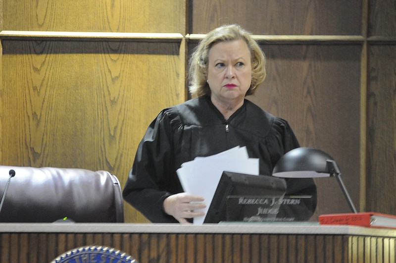 Judge Rebecca Stern stands and tells the gallery to remain in their place as court is still in session in this Jan. 8, 2015, file photo.
