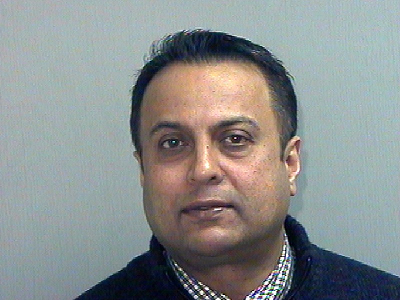 
              This photo provided by the Enfield, Connecticut Police Department shows dentist Rashmi Patel, who has been charged in the death of a patient who became unresponsive while having 20 teeth pulled and several implants installed last year.  Patel faces a misdemeanor count of criminally negligent homicide and a felony count of tampering with evidence, according to police. (AP Photo/Enfield, Connecticut. Police Department)
            