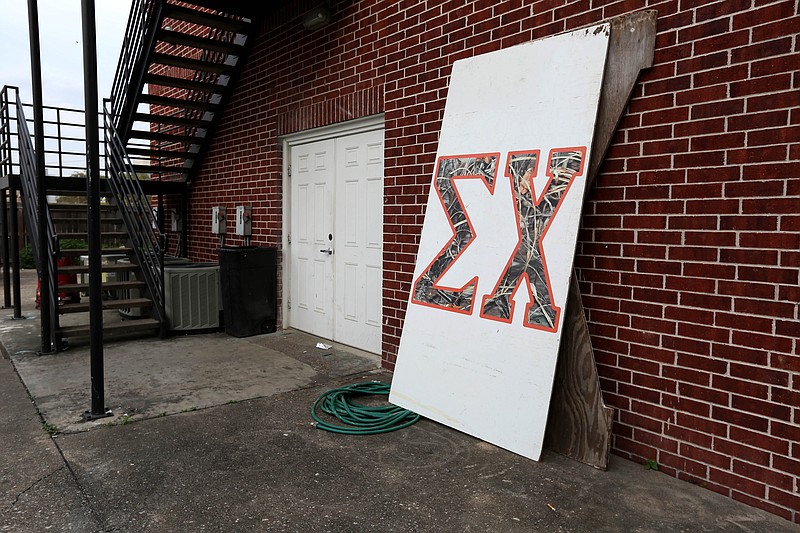 
              This photo shows the Sigma Chi fraternity house after the University of Houston suspended the fraternity Tuesday, March 17, 2015, in Houston, Texas. The University of Houston president suspended the university's Sigma Chi fraternity chapter in the wake of fraternity allegations at the chapter. (AP Photo/Houston Chronicle, Gary Coronado) MANDATORY CREDIT
            