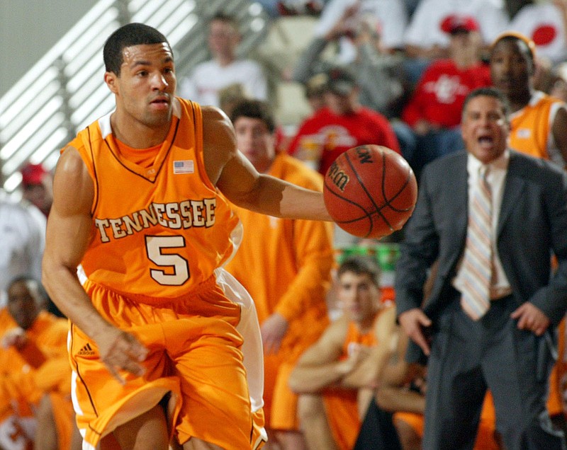 Tennessee's Chris Lofton (5) brings the ball upcourt in this 2006 file photo.