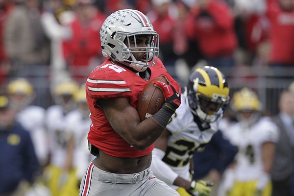 Ohio State's Ezekiel Elliott among college athletes playing the