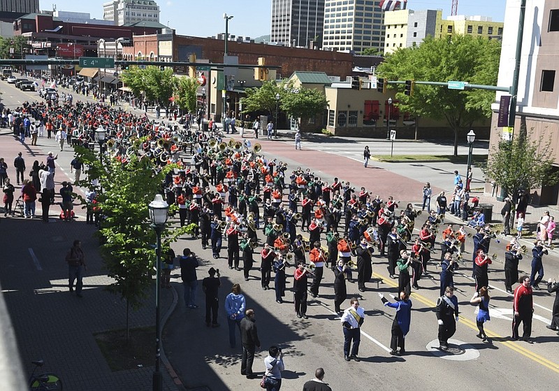 Chattanooga's Armed Forces Day Parade honors veterans Chattanooga