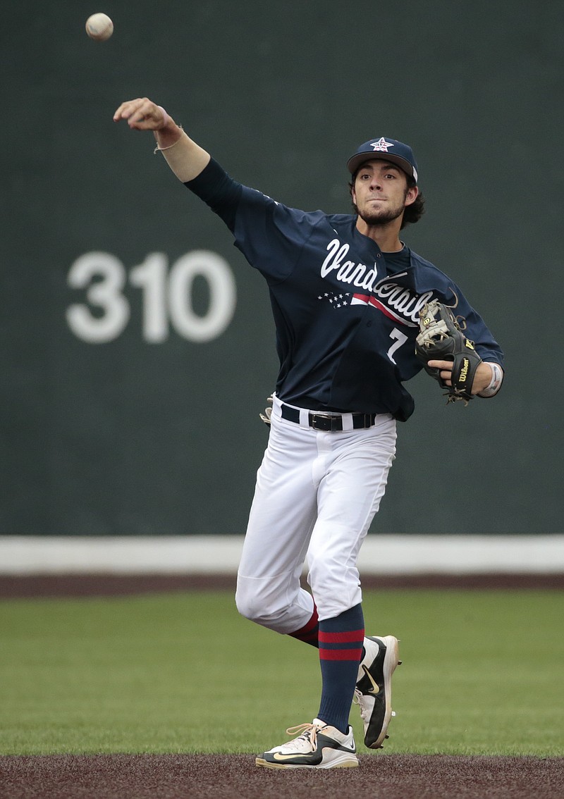 D-backs select Vanderbilt SS Dansby Swanson with No. 1 pick in MLB .. -  ABC7 Chicago
