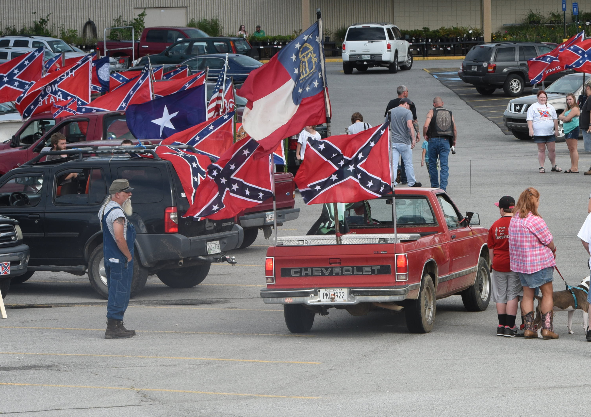Staff photo by Tim Barber
A Chevrolet S-10 pickup arrives at the Fort Oglethorpe Kmart parking lot late Friday afternoon. The beginning of the parade of colors began in the Gunbarrel Wal-Mart parking lot in East Brainerd. Then, the vehicles took East Brainerd Road and turned to cross the Tennessee/Georgia state line, finishing at the Kmart via Highway 2A.