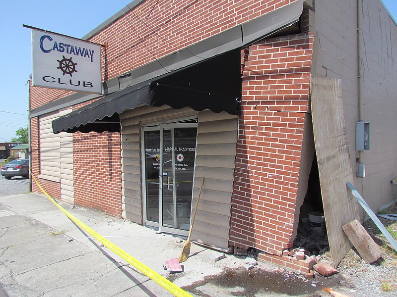Car crash damages downtown Dalton building Chattanooga Times Free Press