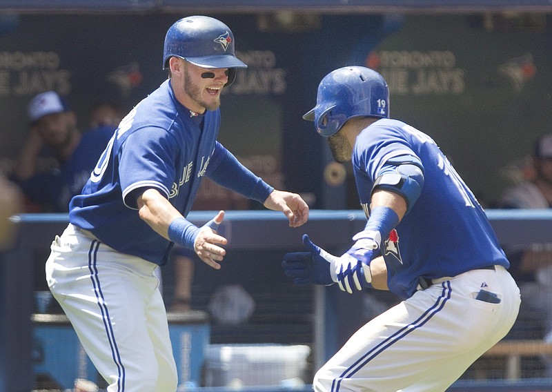 Troy Tulowitzki Gets Three Hits, Including a Home Run, in Blue Jays Debut -  The New York Times