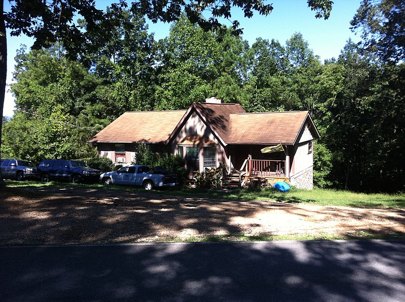 This house is located at 385 Edgemond Circle in Ringgold, Ga.