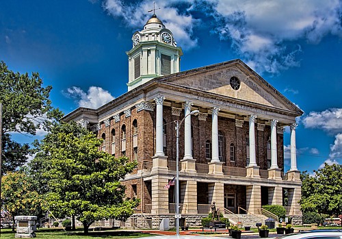Shelbyville's historic courthouse.