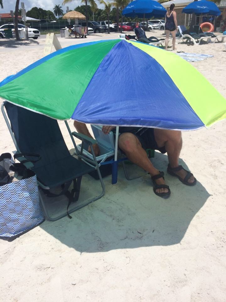 After forgetting the umbrella extension — and refusing to pay $20 for a rental one — April Connell's dad 