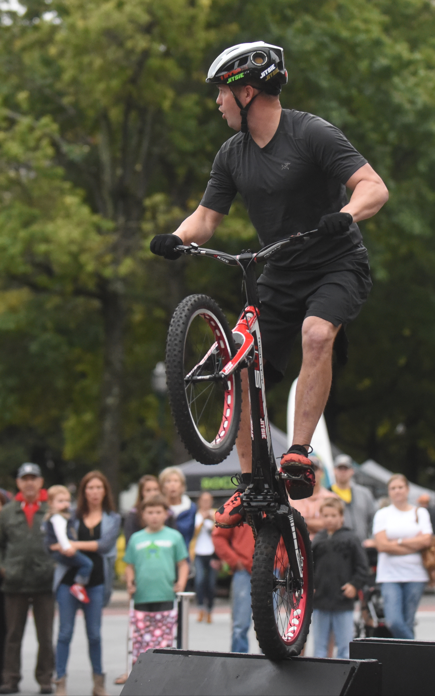Nigel Korhing balances on a peak during Chattanooga's 