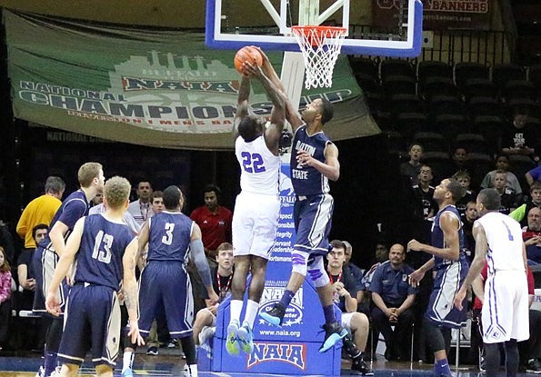 Ladaris Green, shown blocking a shot during Dalton State's run to the NAIA national championship last season, has signed to play for the new Niagara River Lions of the National Basketball League of Canada.