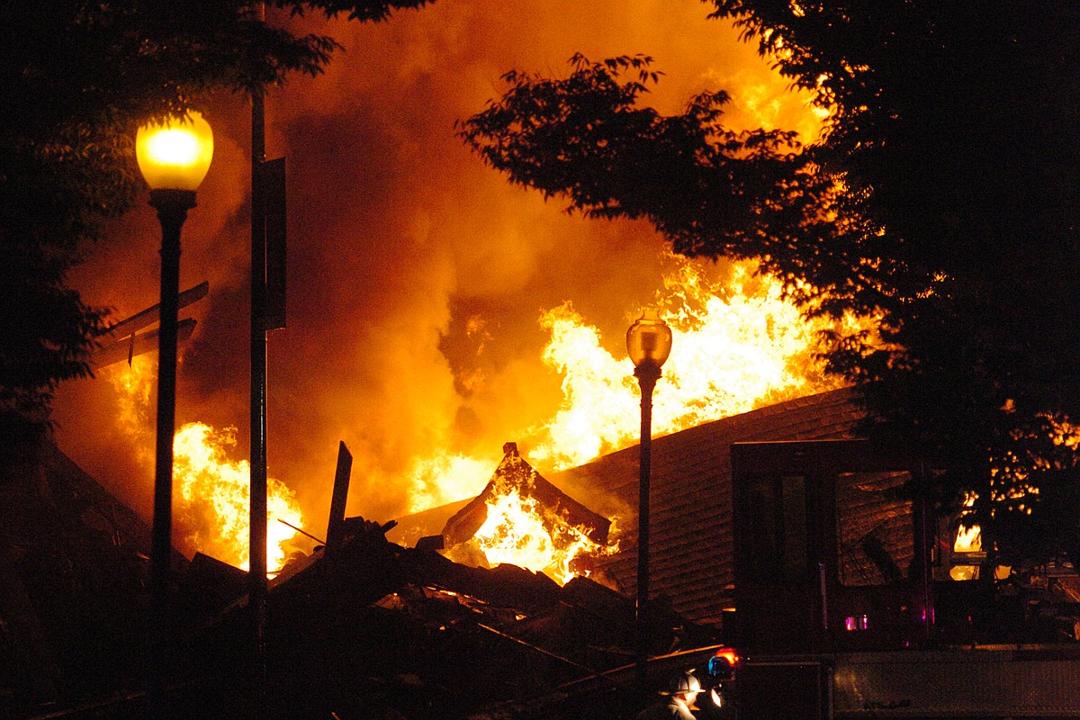 Fire official: 2 firefighters killed, 2 hurt in Kansas City ...