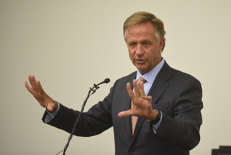 Governor Bill Haslam speaks Friday, October 1, 2015 at the Jewish Federation of Greater Chattanooga.