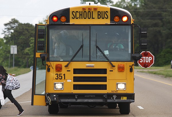 Bentonville student hit while boarding bus; child not seriously injured - Vimarsana News