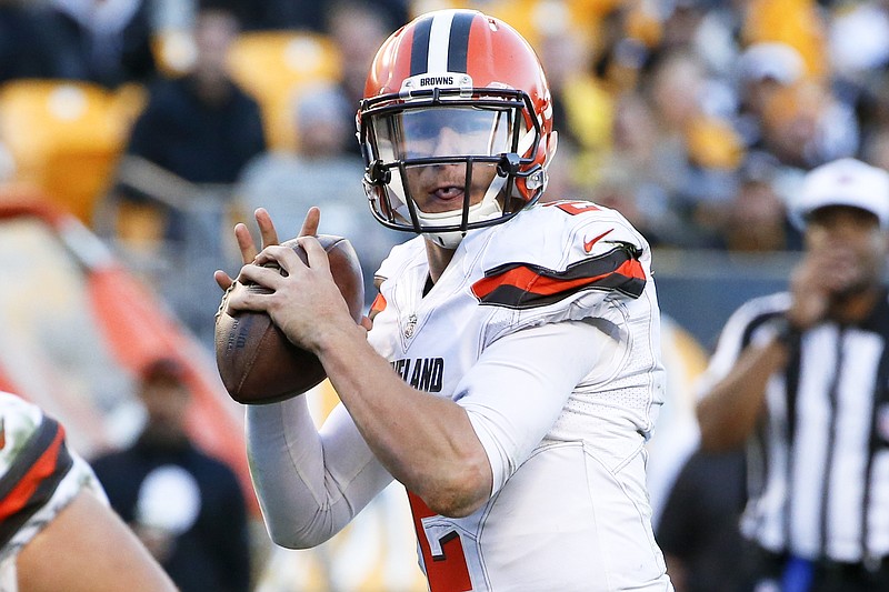 With media focused on Super Bowl, Browns quarterback Johnny