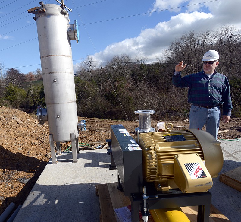 Ingenco Director of Construction Tom Hecmanczuk talks about the process of converting the Bristol Virginia Landfill methane gas into electricity, Nov. 19, 2015. (David Crigger/Bristol Herald-Courier via AP)