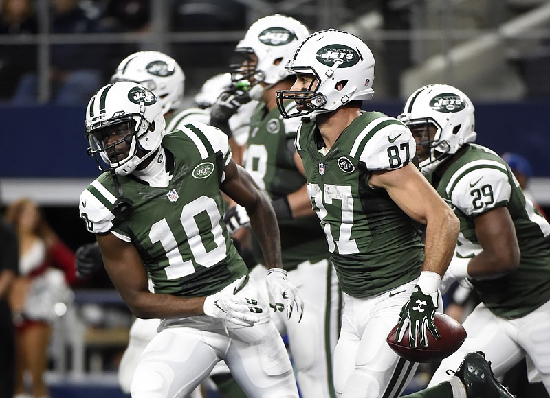 Jets top Cowboys 19-16, keep pressure on in AFC wild card