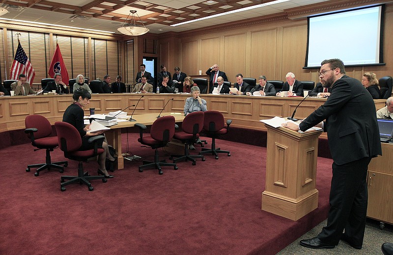 House attorney Doug Himes, right, presents a House Republican redistricting plan on Wednesday, Jan. 4, 2012, in Nashville. 