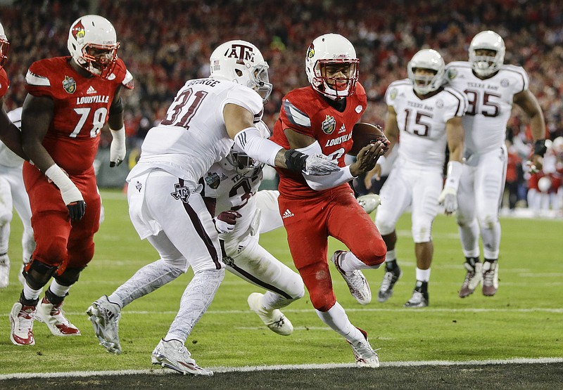 Lamar Jackson: Louisville QB records 8 touchdowns in first half