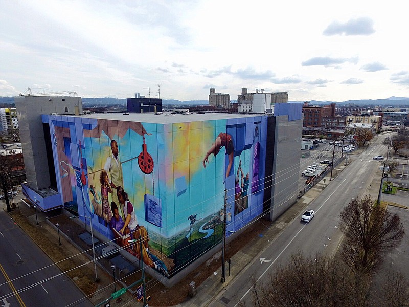 The dedication of the mural on the AT&T building on M.L. King Boulevard was an example of unity in Chattanooga on the day the country celebrated the birthday of Dr. Martin Luther King Jr.