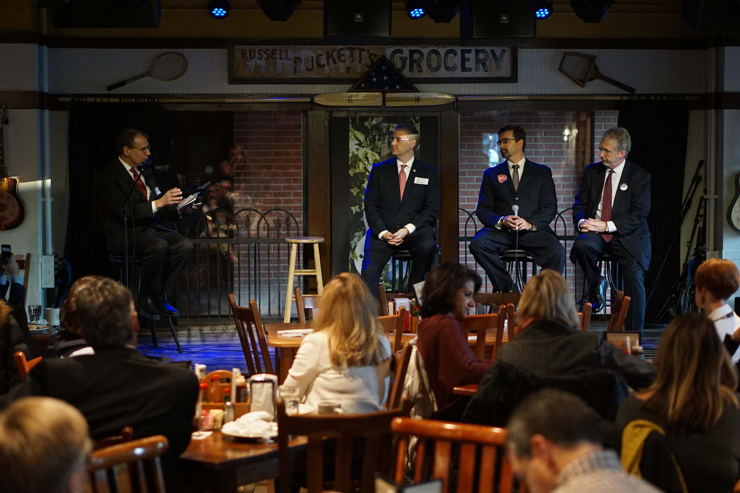 Staff Photo by Dan Henry / The Chattanooga Times Free Press- 2/4/16. Dave Flessner moderates the Downtown Council of the Chamber of Commerce's candidate forum at Puckett's restaurant on Thursday, February 4, 2016.