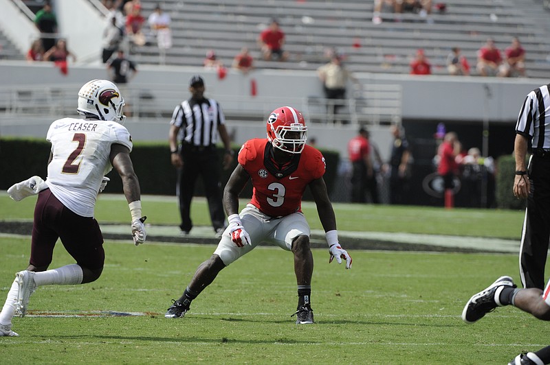 Georgia inside linebacker Roquan Smith, who had 20 tackles as a freshman this past season, will miss spring practice due to recent wrist surgery.